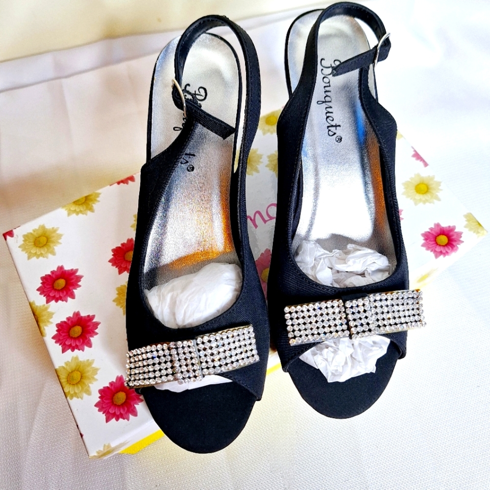 NWTB Bouquets Brand " The  Starry" black formal, Prom sling back shoes size 9M.